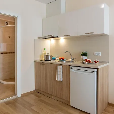 Flora Apartment